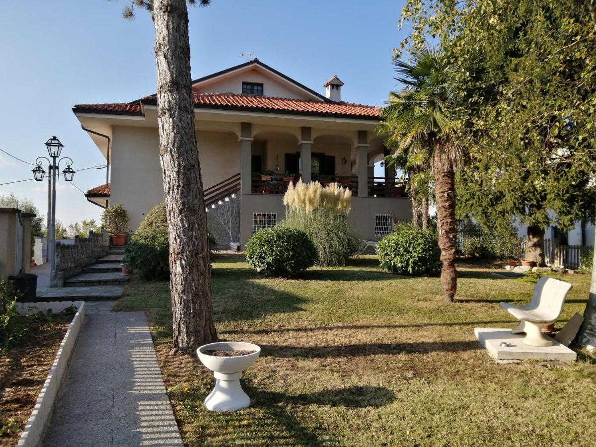 Bed and Breakfast Amo' le Langhe Narzole Esterno foto