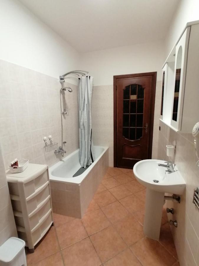 Bed and Breakfast Amo' le Langhe Narzole Esterno foto