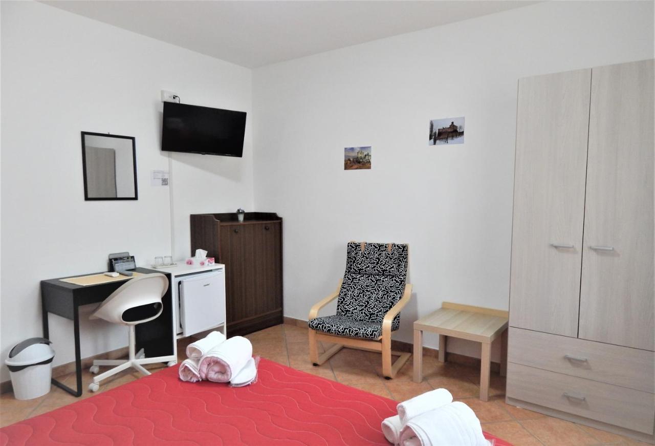 Bed and Breakfast Amo' le Langhe Narzole Esterno foto